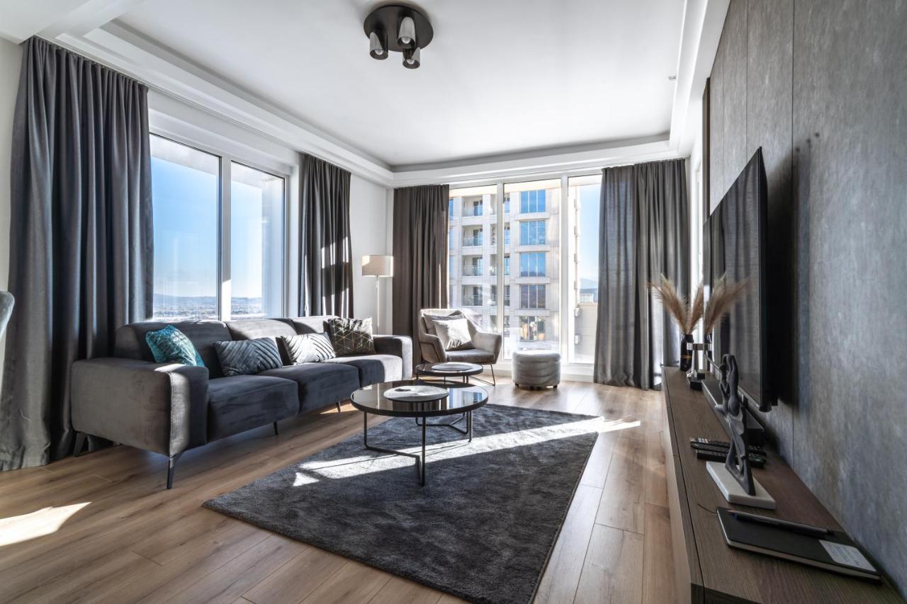 Sunrise Sky Lux Apartment, 33Rd Floor, Pool And Fitness Included Skopje Ngoại thất bức ảnh