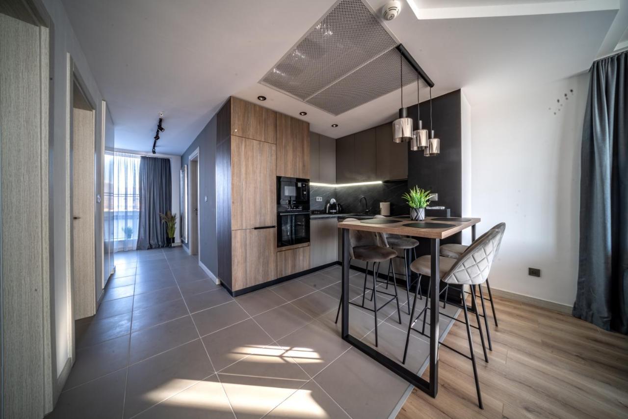 Sunrise Sky Lux Apartment, 33Rd Floor, Pool And Fitness Included Skopje Ngoại thất bức ảnh