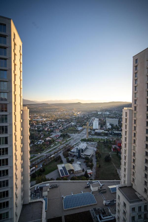 Sunrise Sky Lux Apartment, 33Rd Floor, Pool And Fitness Included Skopje Ngoại thất bức ảnh